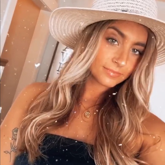 Meet your Posher, Mary - Picture 1 of 1